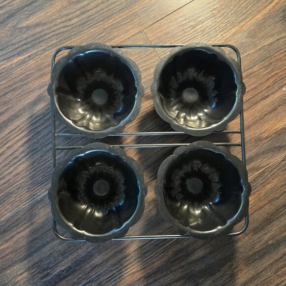 GLIC Commercial Quality Heavy Duty Carbon Steel Mini Bundt Cake Pan - Picture 5 of 8